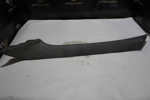 FORD CUSTOM 310 S 100 PS ÇIKMA PARÇA TRANSİT V347 CAM İÇ DİREK PLASTİĞİ